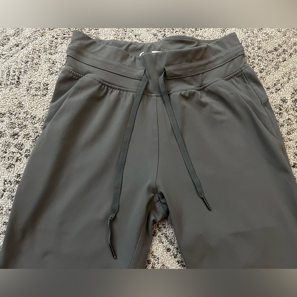 Zyia Active Nylon Joggers - Picture 4 of 10